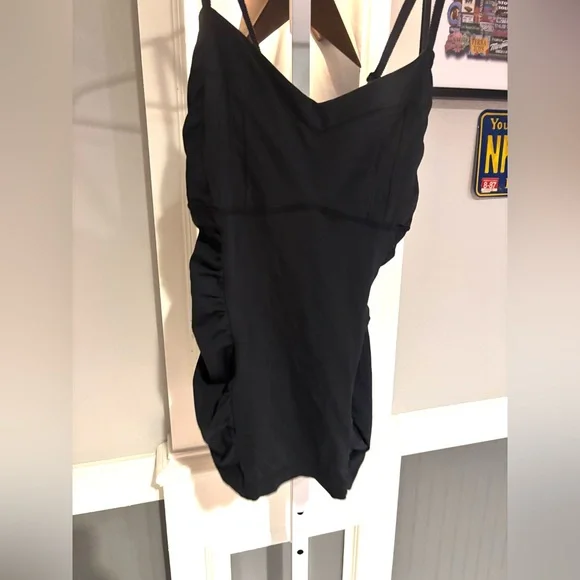 Lululemon Tank Top Womens Size 10 Adjustable Straps No Bra Inserts - Picture 2 of 4